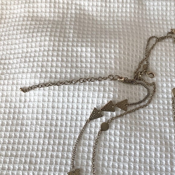 Premier Designs Geometric Triangles and circle Neklace - Picture 2 of 3